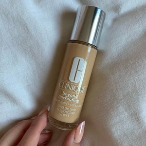 Clinique Beyond Perfecting Foundation/Concealer